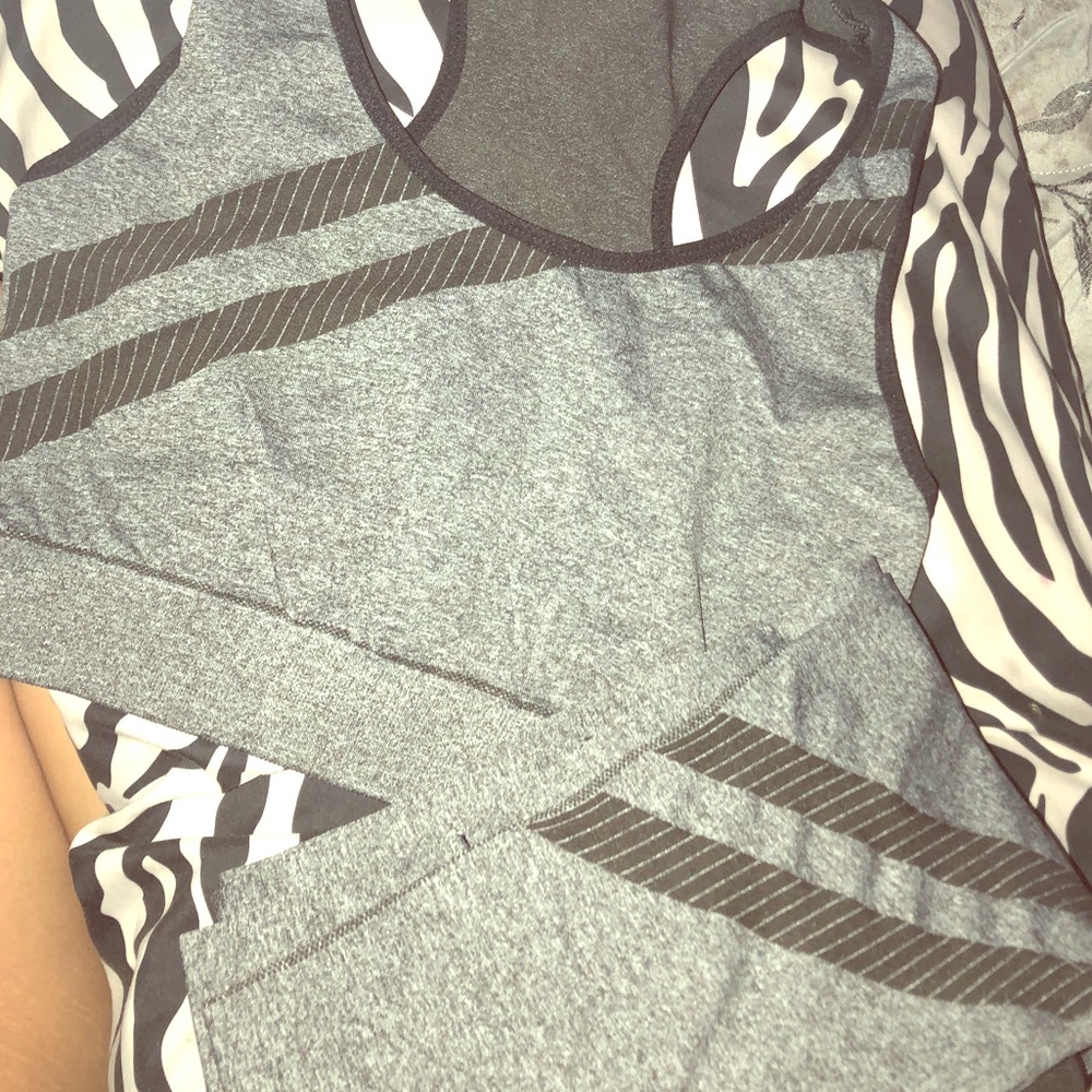 Sports bra & matching leggings NWOT